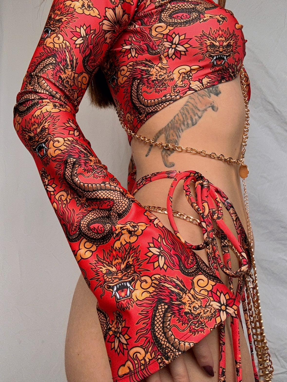 Golden dragon bell sleeve crop - automotoabo